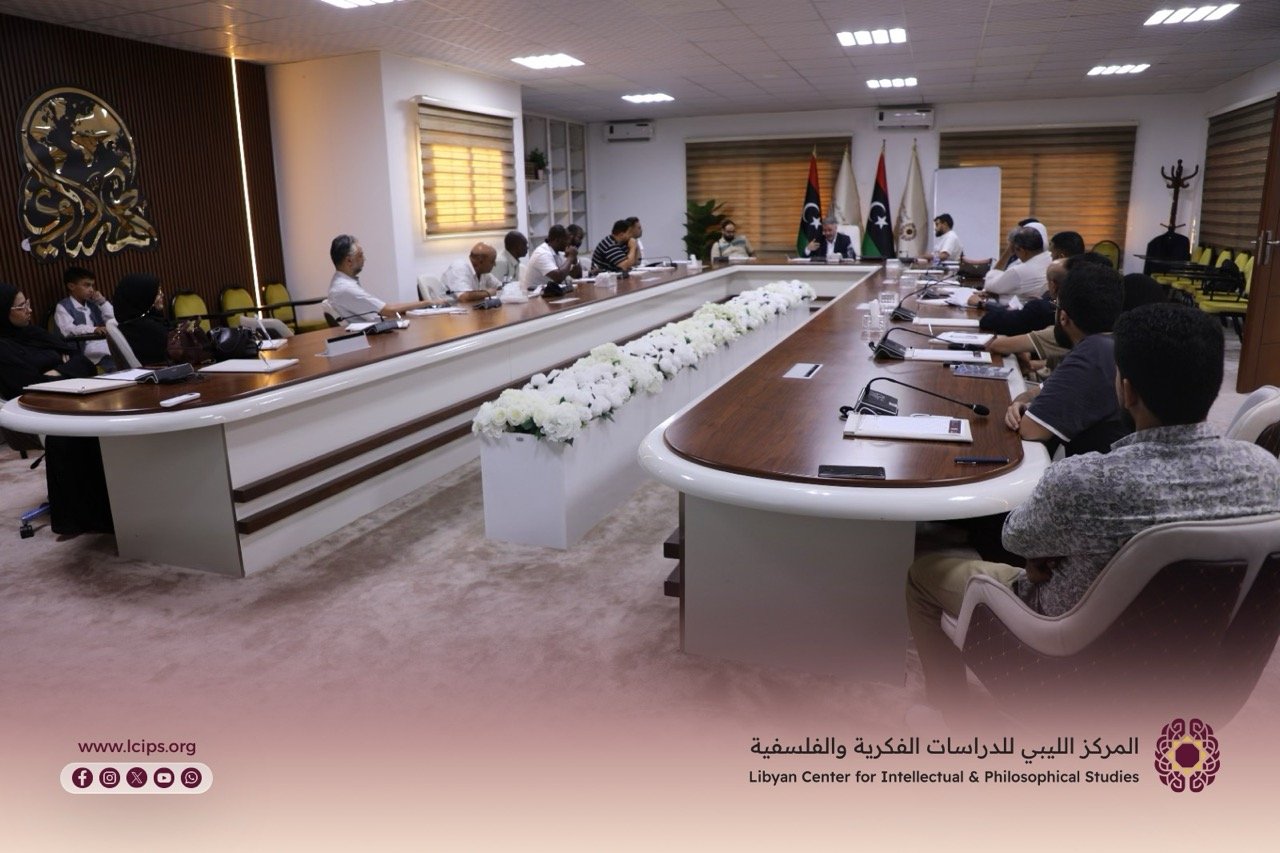 محاضرةً بعنوان: “فن التفكير وصناعة العقل العلمي”